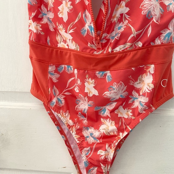 Op swimsuit - Picture 7 of 8